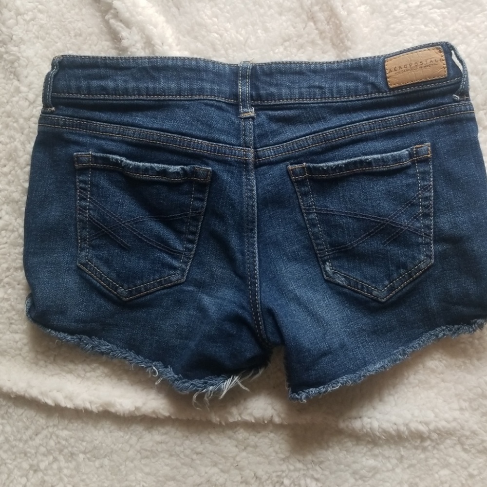 Distressed shorts - Picture 2 of 2